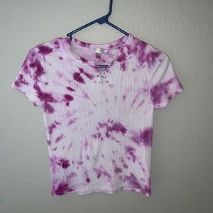 Super cute ribbed tie dye safety pin top